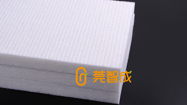 软硬适中的床垫硬质棉，给人提供更好的睡眠环境